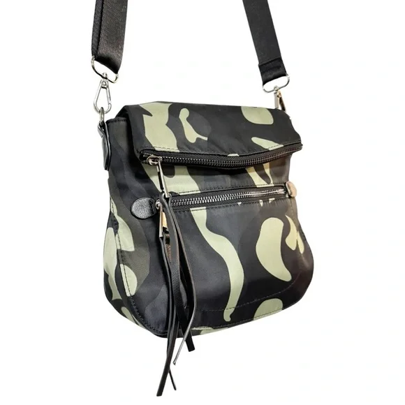 Urban Expressions Nylon Convertible Foldover Crossbody Bag Camouflage Travel - Picture 2 of 14